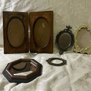 Lot of 5 small accents mirrors and frame. Vintage